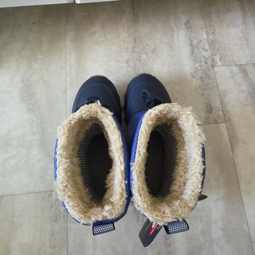 L.L. bean Kids' Access Winter Pull-On Boots - Picture 5 of 6